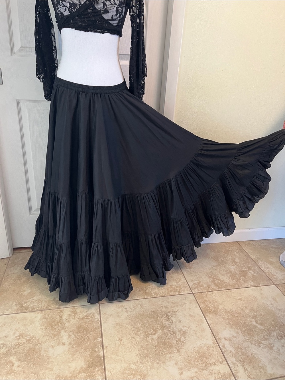 25 yard Black Tiered Maxi Skirt - Tribal Bellydance Skirt We3 BellyDance brand - Picture 3 of 5